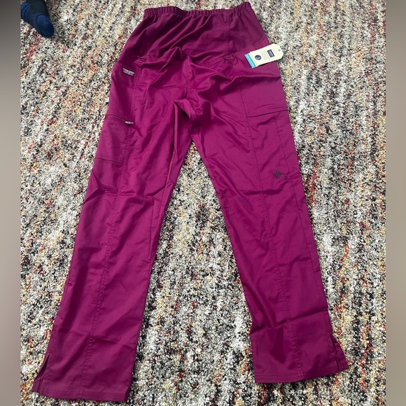 Maternity Scrubs Small - Picture 2 of 9